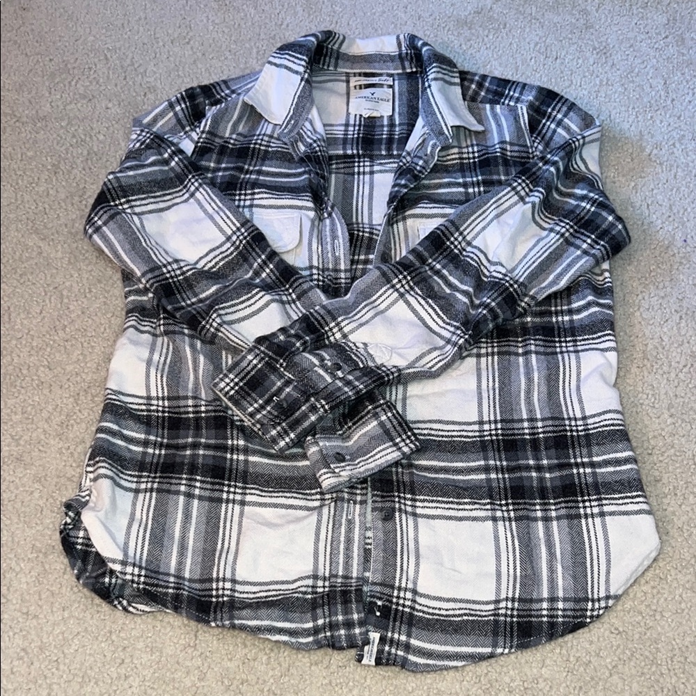 American Eagle Black and White Women’s Flannel